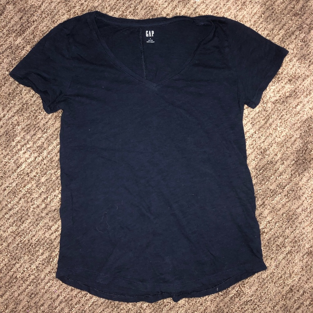 V-neck Gap T-shirt